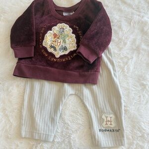 Hogwarts Red Fleece Infant Toddler Sweatshirt and Pants 2 pc Set Sz 6-9 Mo. BAA